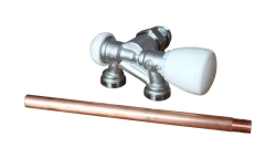 Giacomini R357BI Dvoucestný termostatický ventil s nátrubkem, rohový, pravý 1/2" x 18