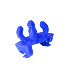 Giacomini W983-5 Otočný klip pro montáž potrubí na kari sítě, pro trubky o průměru 16 až 20 mm