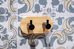 Hopa Dvojháček na nalepení 3M, kov (černá barva), bambus