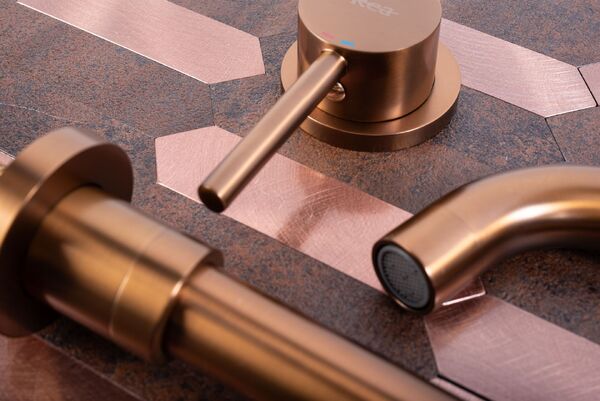 Doplňující obrázek k produktu Podomítková umyvadlová baterie REA LUNGO kartáčováná měď + BOX