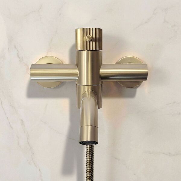 Doplňující obrázek k produktu Vanová baterie Rea Lungo Stripe Gold  Brush