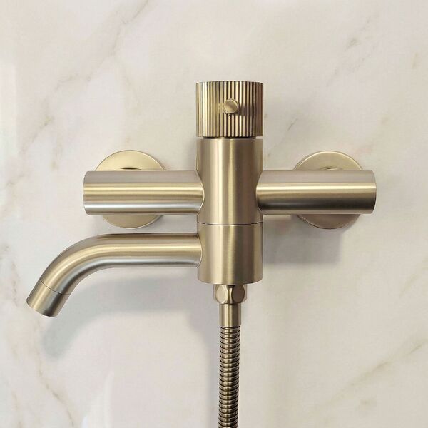 Doplňující obrázek k produktu Vanová baterie Rea Lungo Stripe Gold  Brush